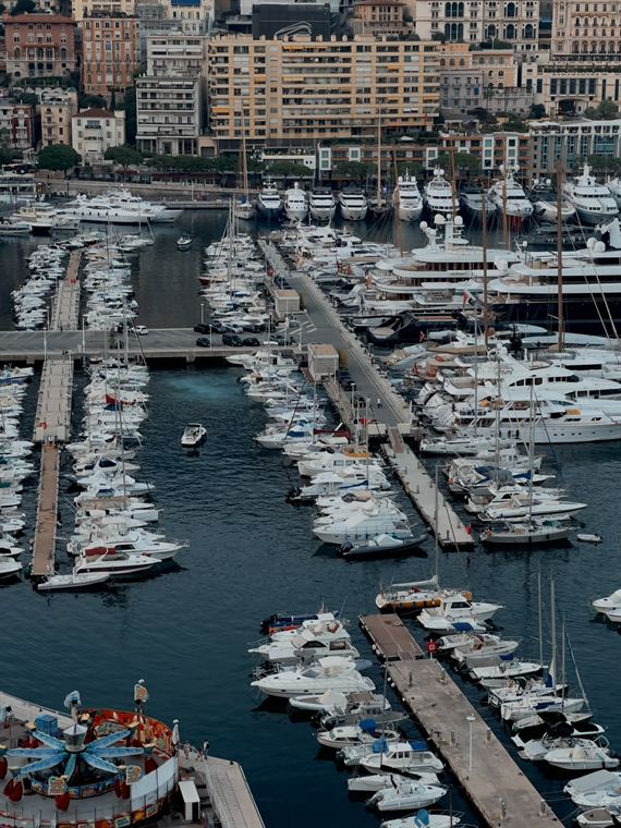 Harbour, full house, Côte d'Azur - photograph by Lika Arobelidze